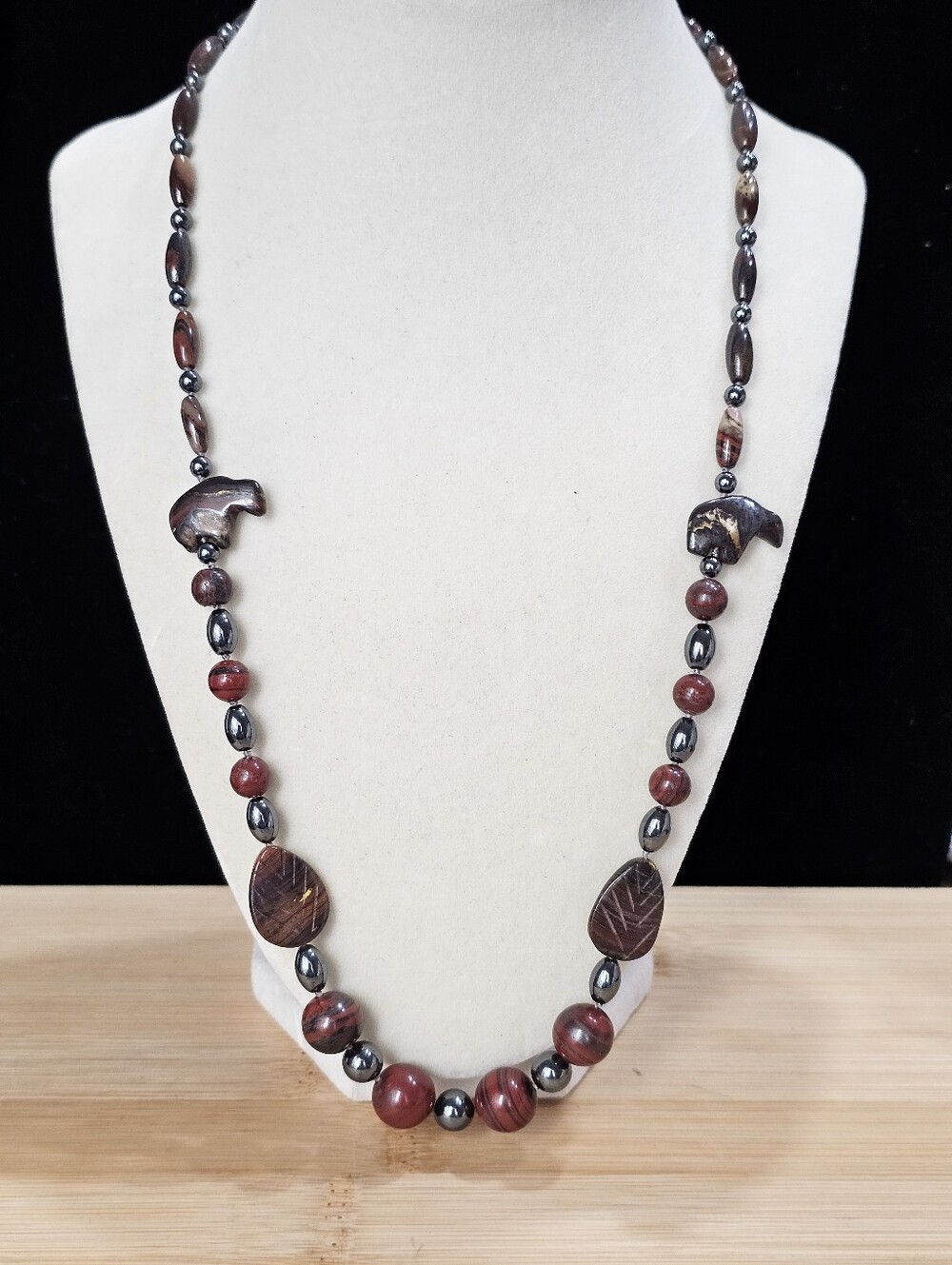 Vintage Southwestern Fetish Bear and Carved Bead Necklace